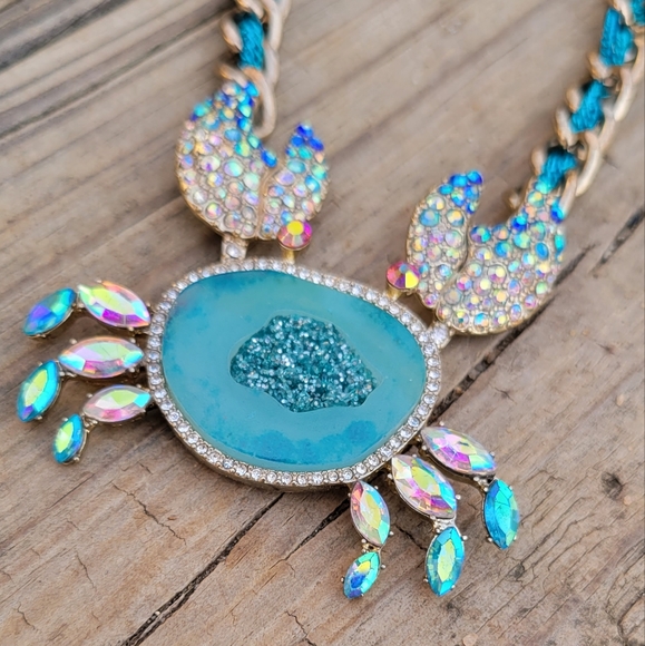 RARE Betsey Johnson Crab Necklace 🦀 - Picture 5 of 9